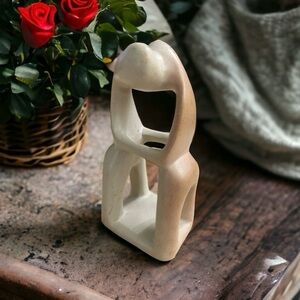 Handcarved Kisii Ware
Soapstone Kissing Hugging
Figures Figurine made in Kenya